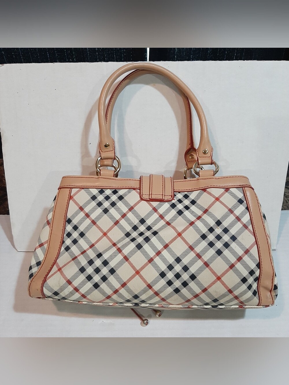 🛍America Branded Beige Plaid Purse With Stitched Dog And Bag Charms - Picture 6 of 12